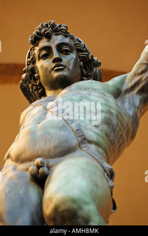 Benvenuto Cellini Statue Perseus mit dem Kopf der Medusa in der Loggia dei Lanzi Galerie, Florenz, Italien Stockfoto