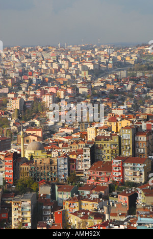 ISTANBUL, TÜRKEI. Ein Blick über Tepebasi Bezirk von Beyoglu. 2007. Stockfoto