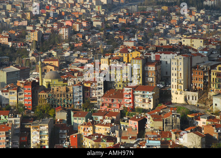 ISTANBUL, TÜRKEI. Ein Blick über die Tepebasi-Bezirk der Stadt von Beyoglu. 2007. Stockfoto