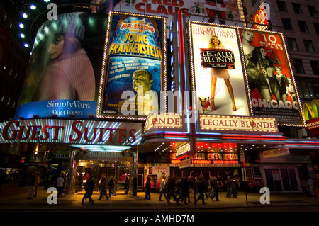 Plakate Werbung Broadway-Shows auf dem Palast-Theater am Times Square Stockfoto