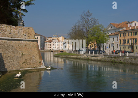 Treviso Riviera Giuseppe Garibaldi Piazza Ponte Dante Fluss Sile Italien Stockfoto