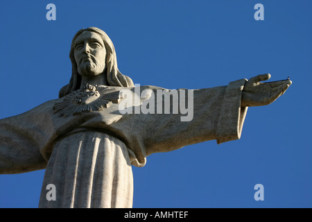 Cristo-Rei vor einem klaren blauen Himmel Stockfoto