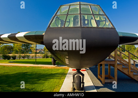 Replik eines Segelflugzeugs Horsa im Pegasus Memorial Museum Ranville Benouville in Normandie Frankreich Stockfoto