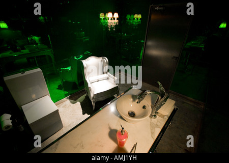 Opulente Toilette im Lan ein gehobenes Restaurant, entworfen von Philippe Starck-Beijing-China Stockfoto