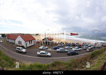 Die 75.000 Tonnen Schüttgut Kohle Träger Pascha Bulker Nobbys Beach bei einem schweren Sturm in Newcastle an der Küste von New South Wales Australien. Stockfoto