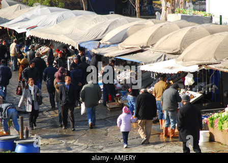 ISTANBUL, TÜRKEI. Der Fischmarkt (Balikcisi) von der Galata-Brücke in Karaköy in Beyoglu. 2007. Stockfoto