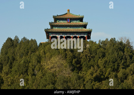 Pagode auf dem Hügel in Jingshan Park mit Blick auf die Verbotene Stadt-Beijing-China Stockfoto