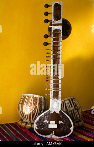 Indische klassische Musikinstrumente Sitar tabla Stockfoto