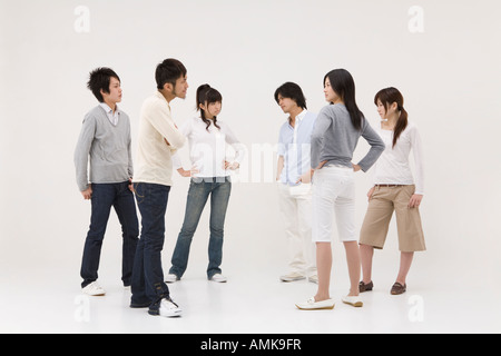 Gruppe von Menschen zu streiten Stockfoto