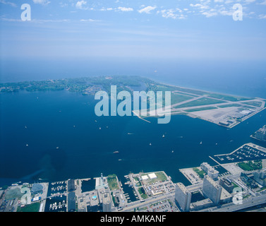 Flughafen Toronto Island vom CN Tower, Toronto, Ontario Stockfoto