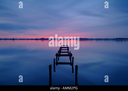 Bleibt der alten Anlegestelle am Lough Neagh in Oxford Island Nature Reserve, Co Armagh, Nordirland Vereinigtes Königreich Stockfoto