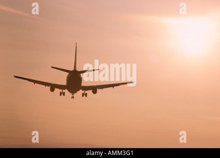 Das Flugzeug landet Stockfoto