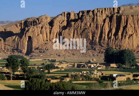 Das Bamiyan-Tal.  Die große Buddha, ca. 5. Jahrhundert zeigen.  Bamiyan blühte als Zentrum für Handel und Religion. Stockfoto