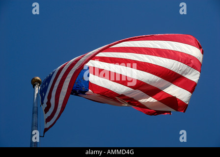 US USA Flagge auf Oregon Capitol Gebäude Gelände Salem Oregon oder Regierung legislative Symbol Patriotismus Stockfoto