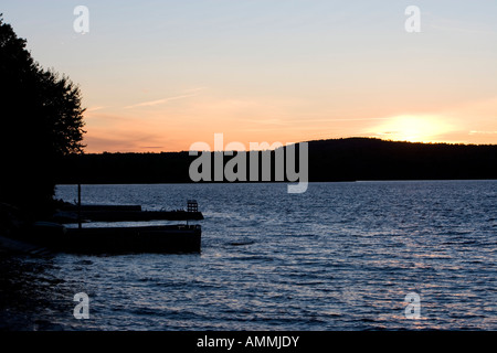 Nach Sonnenuntergang am Brassua See in Maine, USA Stockfoto