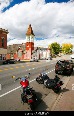 Kirche und Motorräder auf Hauptstraße, Leadville, Colorado Stockfoto