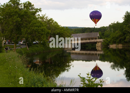 Luftballons am 2006 Quechee Ballon Festival Quechee Vermont Ottauquechee Fluss Stockfoto