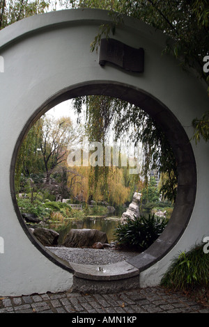 Wasserfall und See bei der "chinesischen Garten der Freundschaft", im