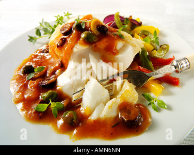 Kabeljaufilet mit Ragu und Kapern-sauce Stockfoto