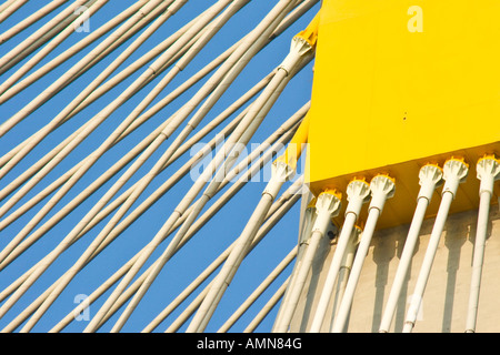 Closeup architektonische Detail Steel Tower Kopf Ting Kau Kabel gebliebene Brücke Hong Kong SAR Stockfoto