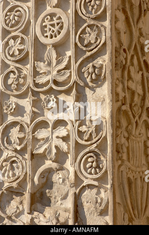 Venedig, Italien. Detail des sechsten Jahrhunderts Säulen aus Acre St Marks. Stockfoto