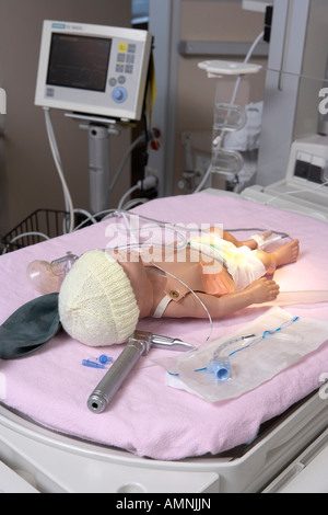 Baby-Puppe im Krankenhaus Stockfoto