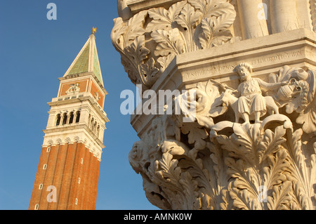 Venedig Italien. Der berühmte Markusplatz mit Dogenpalast Palast Basilika und Campinale. Weitwinkel-Foto. Stockfoto