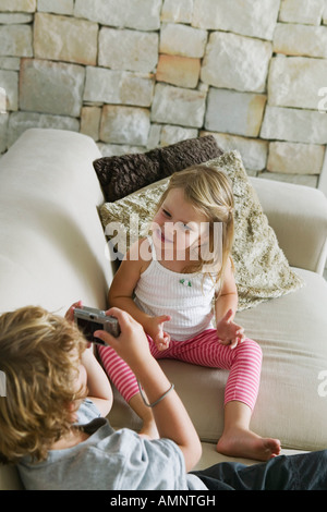 Kinder mit Kamera Stockfoto