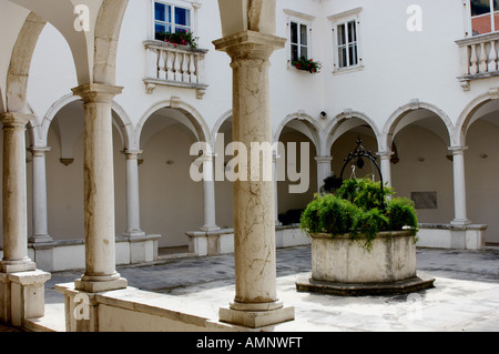 Das Kloster des Heiligen Franziskus Kloster und Kapelle Glockenturm. Piran, Slowenien Stockfoto