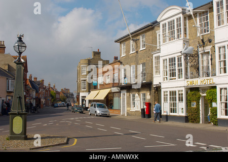 Hotel und Street Läden von East Southwold, Suffolk, England Stockfoto