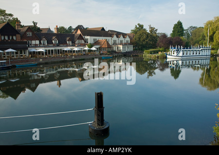 Der Schwan Restaurant Streatley an den Ufern der Themse in Oxfordshire Stockfoto