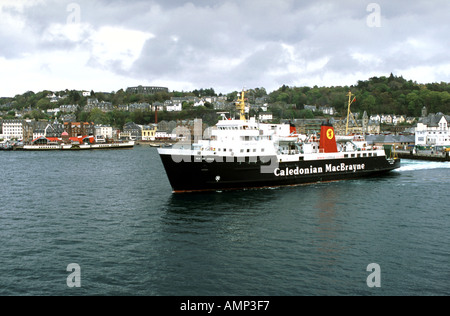 Die Calmac ferry Isle of Arran verlassen Oban Coll und Tiree Stockfoto