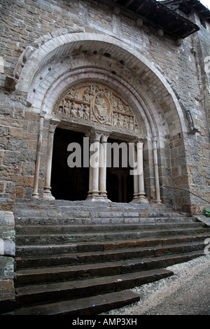 Das Tympanon der Église St-Pierre in Carennac Stockfoto