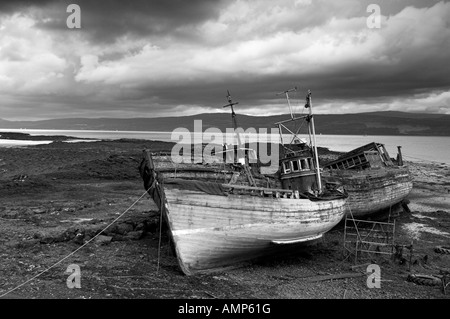 Zerstörte Fischerboote beim Sturm auf die Insel Mull Inner Hebriden Scotland Großbritannien GB Großbritannien Europa Stockfoto