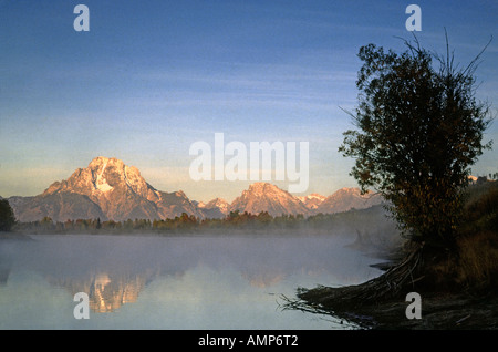 Sonnenaufgang am Oxbow Bend am Snake River im Grand Teton National Park Stockfoto