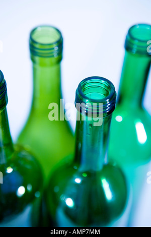 Grünen Flaschen gewaschen und bereit für den Wiedereinsatz Stockfoto