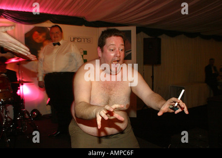 Comedian Johnny Vegas an einem Down Syndrom nutzen Show in Belfast Stockfoto