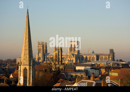 York Minster, entnommen aus der Spitze des Turms Cliffords, York, England Stockfoto