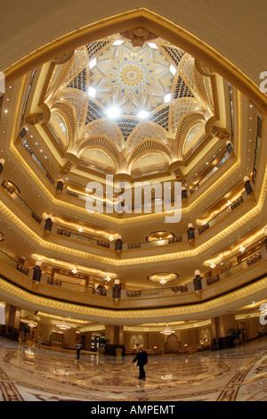 Lobby-Bereich des Emirates Palace, Abu Dhabi, Vereinigte Arabische Emirate Stockfoto