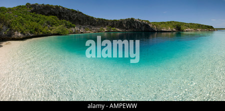 Panorama-Aufnahme von Dean es Blue Hole, Long Island, Bahamas Stockfoto