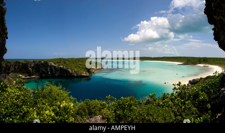 Panaromic Schuss von Dean es Blue Hole, Long Island, Bahamas Stockfoto