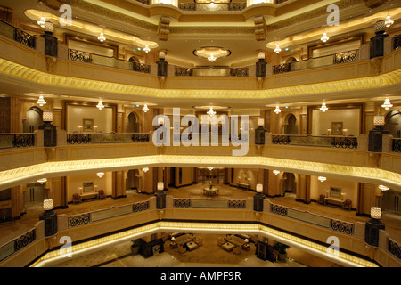 Lobby-Bereich des Emirates Palace, Abu Dhabi, Vereinigte Arabische Emirate Stockfoto