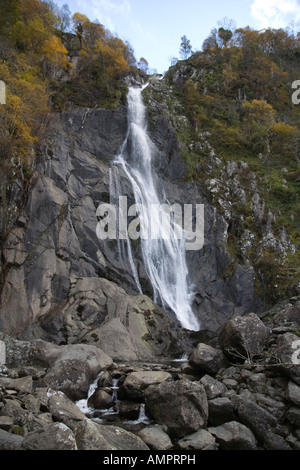 ABERGWYNGREGYN GWYNEDD NORTH WALES UK Aber fällt Wasserfall im Carneddau Teil des Snowdonia National Park Stockfoto