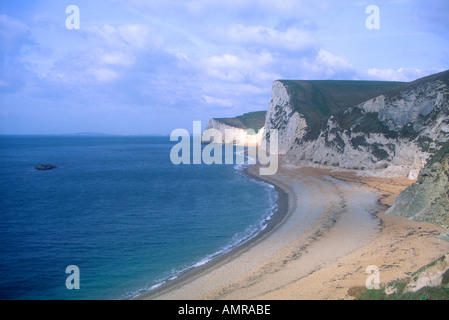 Kreidefelsen der Jurassic Küste Blick auf und Fledermäuse Head Landspitze, Lulworth, Dorset, England, Großbritannien Stockfoto