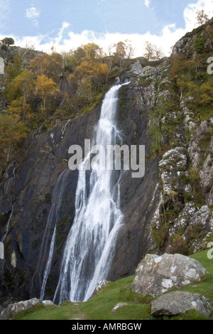 ABERGWYNGREGYN GWYNEDD NORTH WALES UK Aber fällt Wasserfall im Carneddau Teil des Snowdonia National Park Stockfoto
