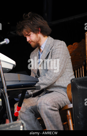 Sänger und Keyboarder Fyfe Dangerfield von Trottellummen auf Wychwood Festival 2007 Stockfoto