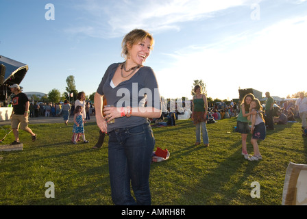 Martha Wainwright posieren nach dem Auftritt beim Wychwood Festival in Cheltenham 2007 Stockfoto