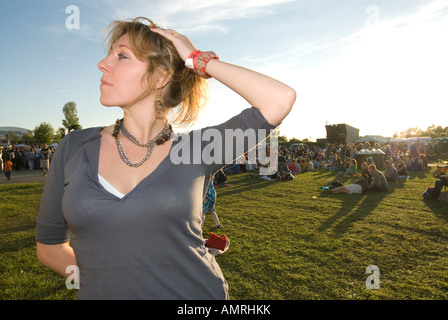 Martha Wainwright posieren nach dem Auftritt beim Wychwood Festival in Cheltenham 2007 Stockfoto