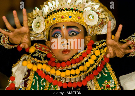 Krieger Tänzerin Ubud Palast Leistung Bali Indonesien Stockfoto