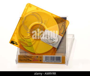 Sony Mini Disc im gelben Kunststoff-Etuis Stockfoto